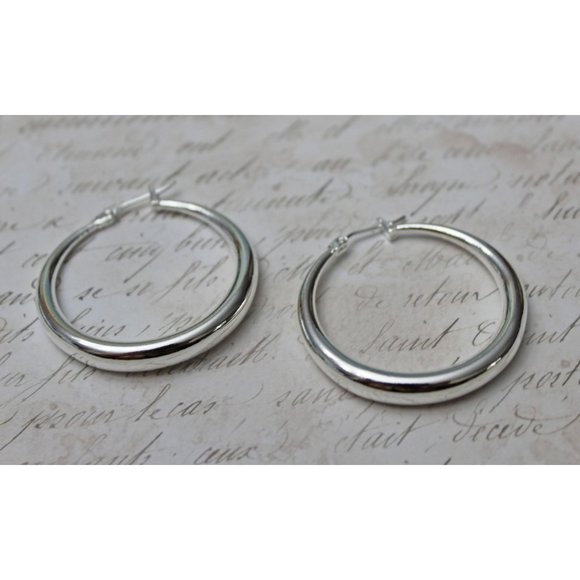 New Sterling Silver Hoop Earrings 1.25 Inches E76 - Picture 5 of 5